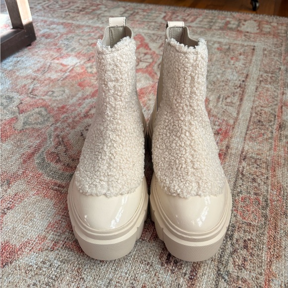 NWT Sorel Waterproof Cream Shearling Ankle Boots - Picture 7 of 10